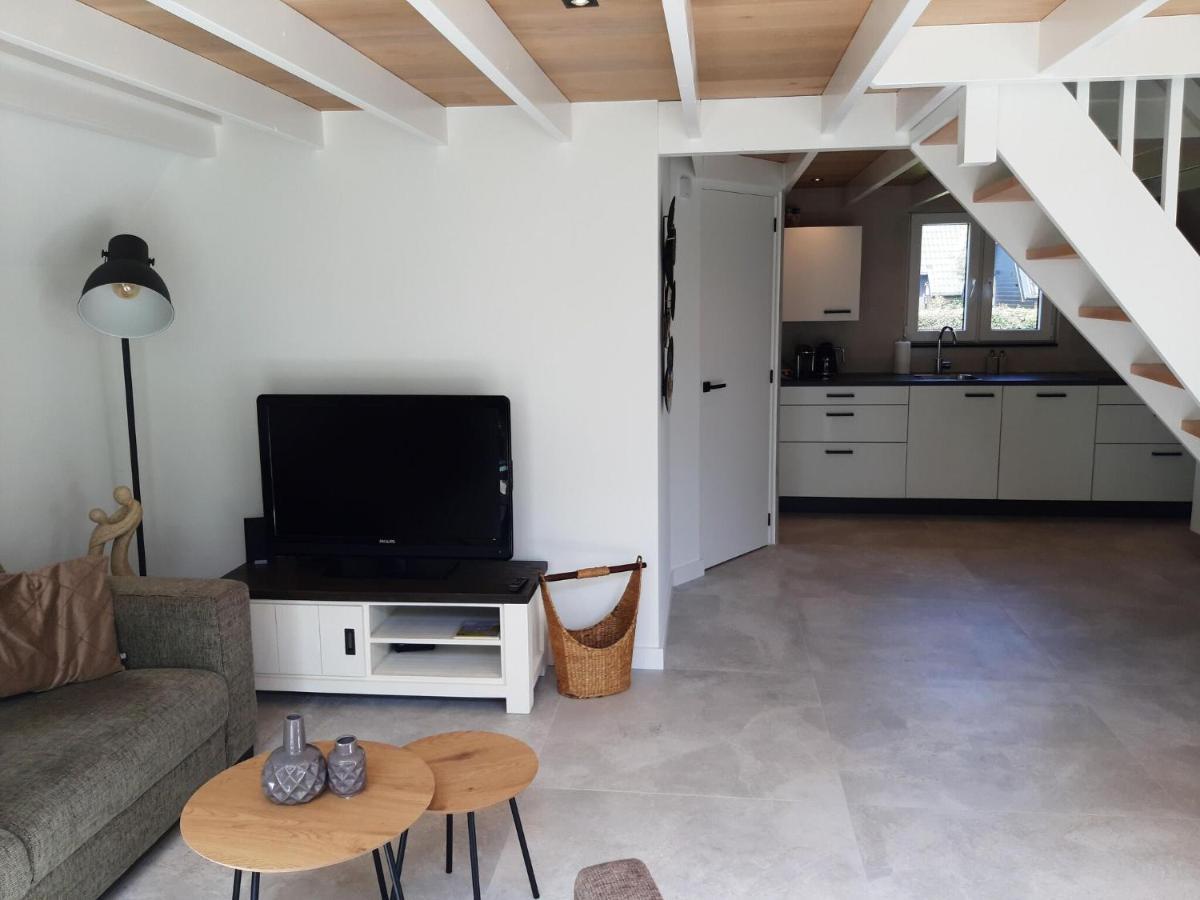 Stylish Holiday Home By The Sea Tuitjenhorn 外观 照片