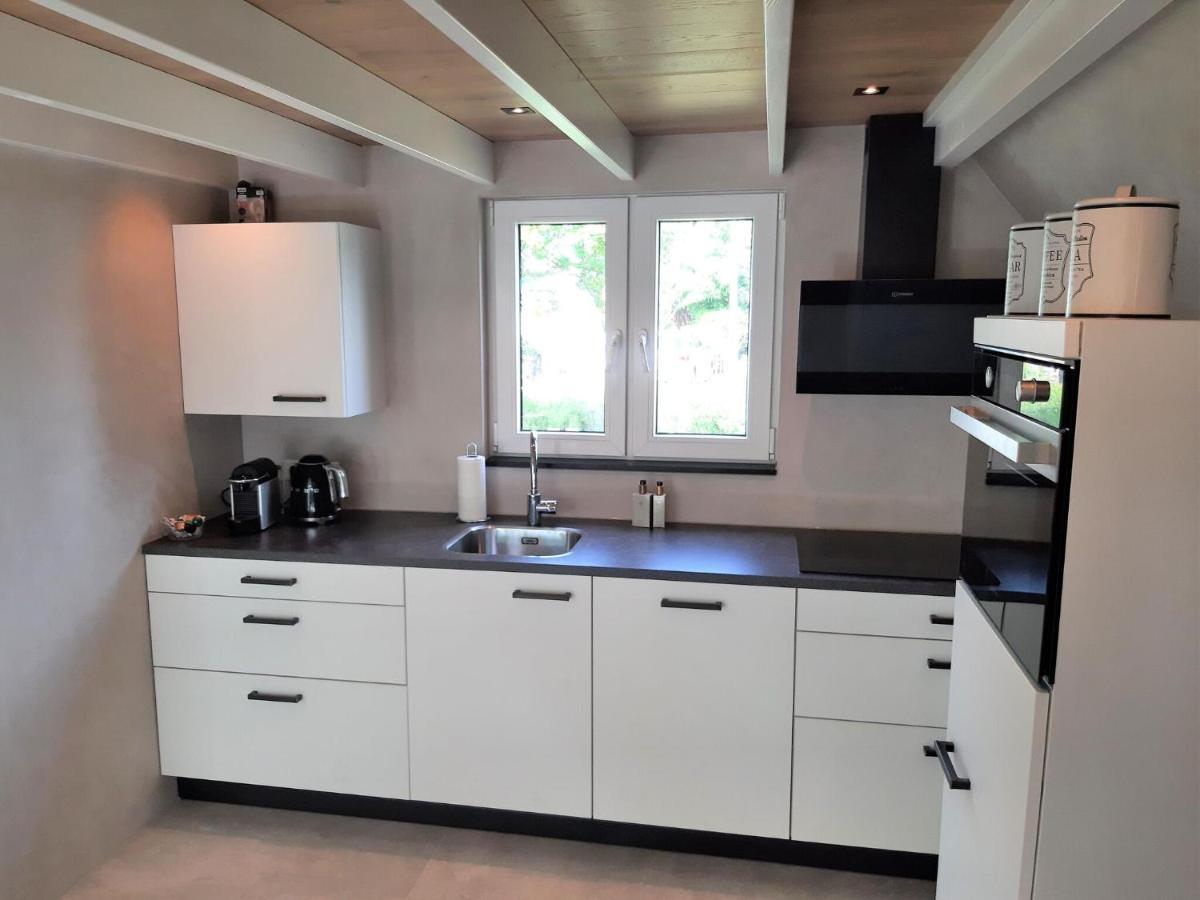 Stylish Holiday Home By The Sea Tuitjenhorn 外观 照片